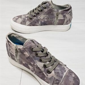 𝅺BLOWFISH Camo Hidden Wedge Sneakers